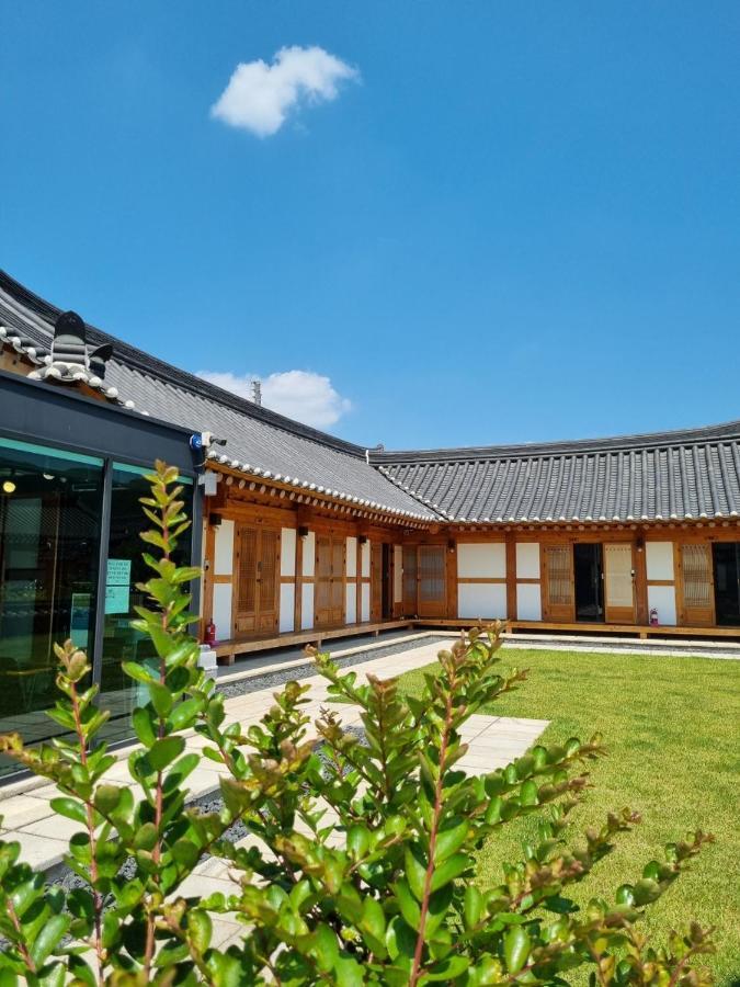 Villa Wonhwaroo à Gyeongju Extérieur photo
