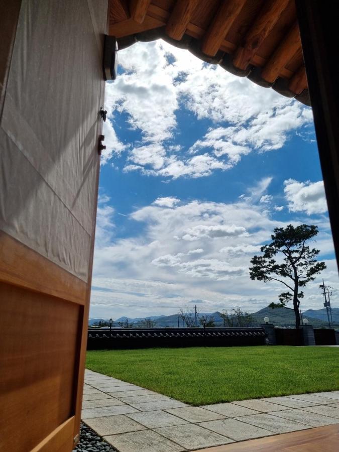 Villa Wonhwaroo à Gyeongju Extérieur photo