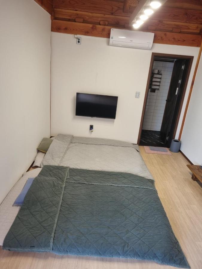 Villa Wonhwaroo à Gyeongju Extérieur photo