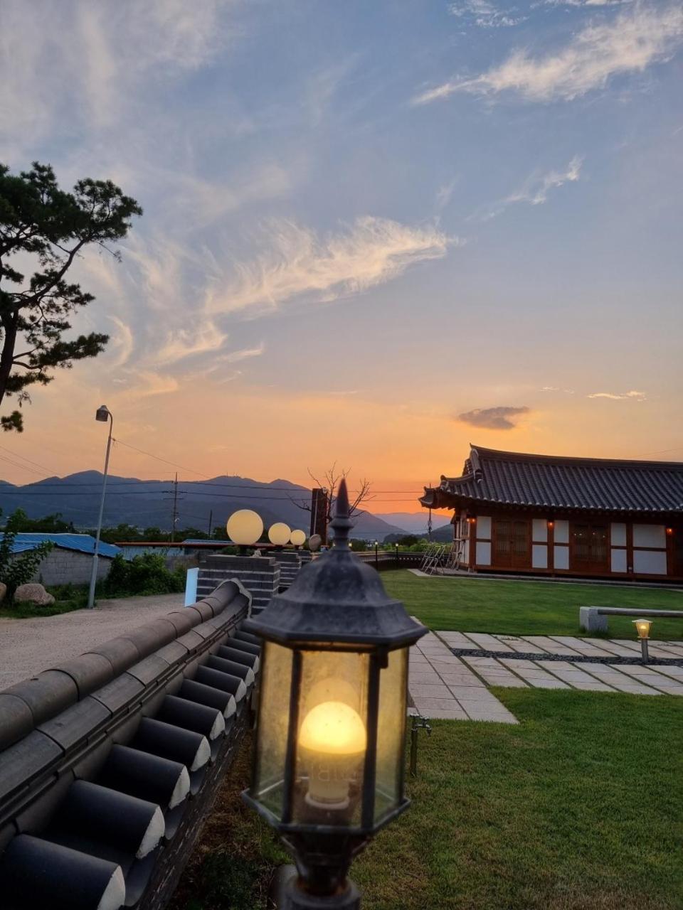Villa Wonhwaroo à Gyeongju Extérieur photo